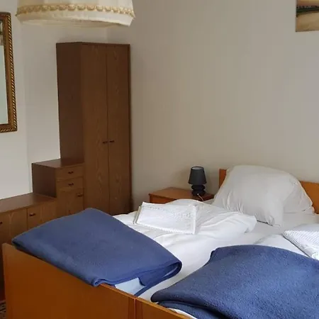 Direkt Am Waldrand, Ruhig Gelegenes Doppelzimmer 2 Strassen