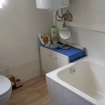 Direkt Am Waldrand, Ruhig Gelegenes Doppelzimmer 2 *